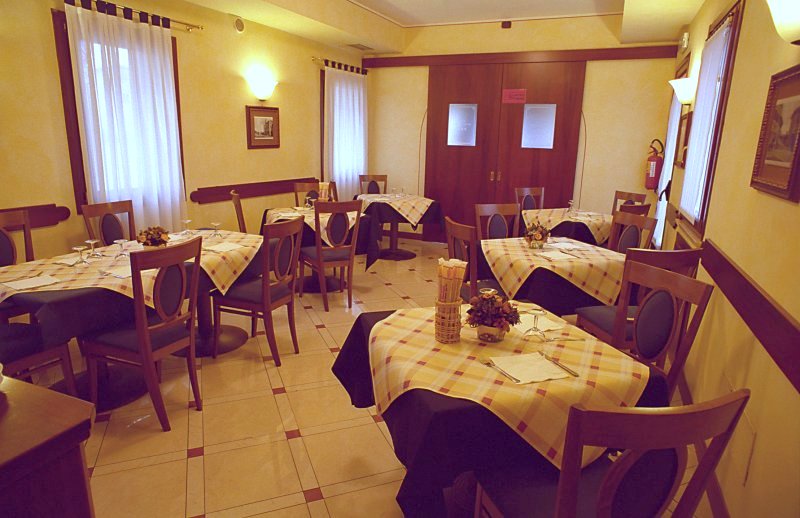 Sala da Pranzo - Dining Room - Speisen Raum